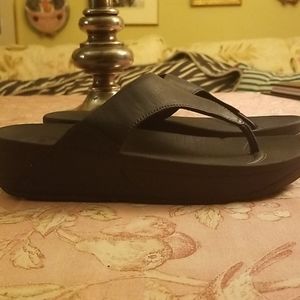 Navy leather Fit Flops